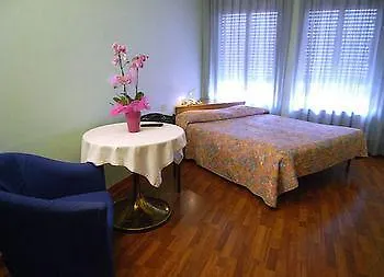 Residence Pola Milan Aparthotel