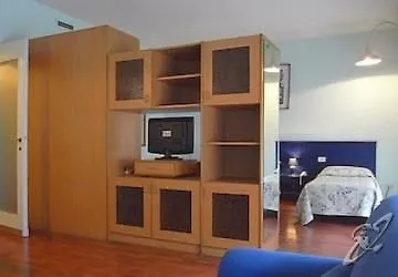Residence Pola Milan 4*,